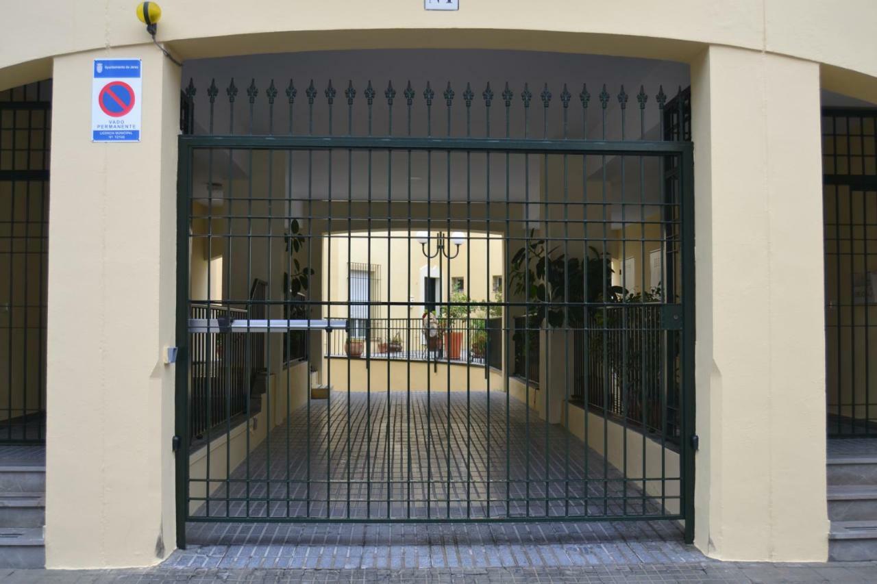 Sherryflat Alcazar - Parking Jerez de la Frontera Exterior photo